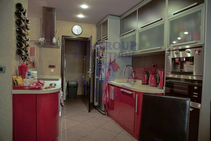 stan na prodaju Novi Sad 140m2 571661