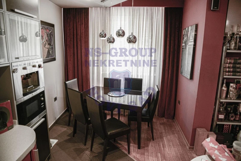 stan na prodaju Novi Sad 140m2 571661