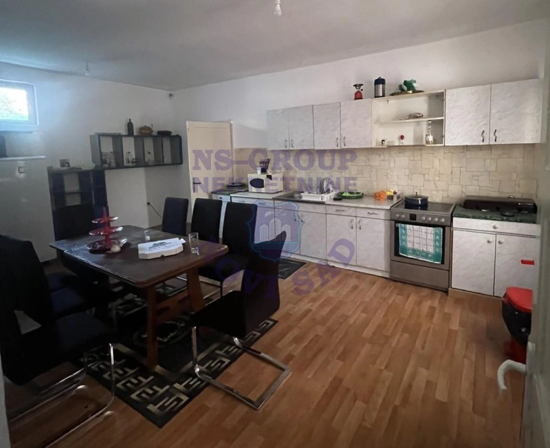 kuca na prodaju Kać 1020m2 572647