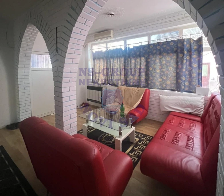 kuca na prodaju Kać, 1020m2 572647