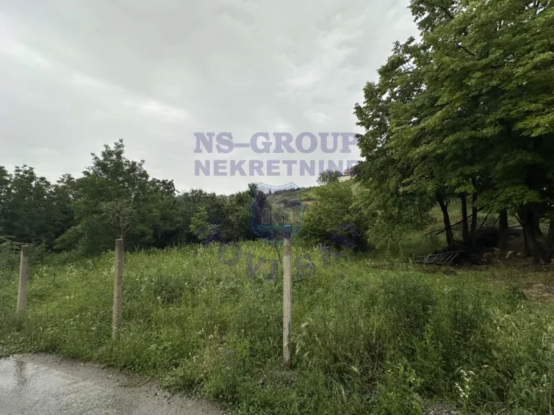 plac na prodaju Sremska Kamenica 898m2 572781
