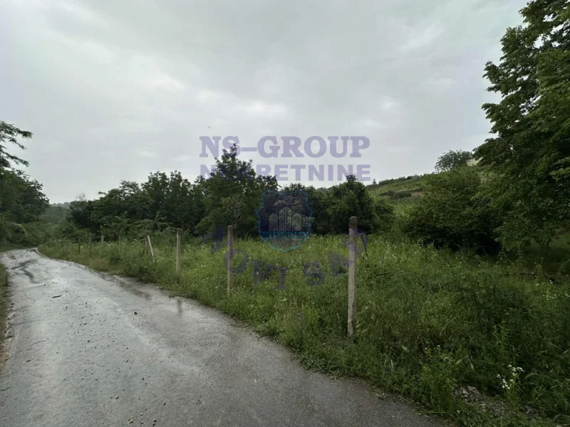 plac na prodaju Sremska Kamenica 898m2 572781