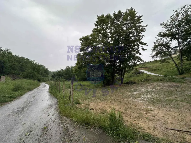 plac na prodaju Sremska Kamenica 898m2 572781
