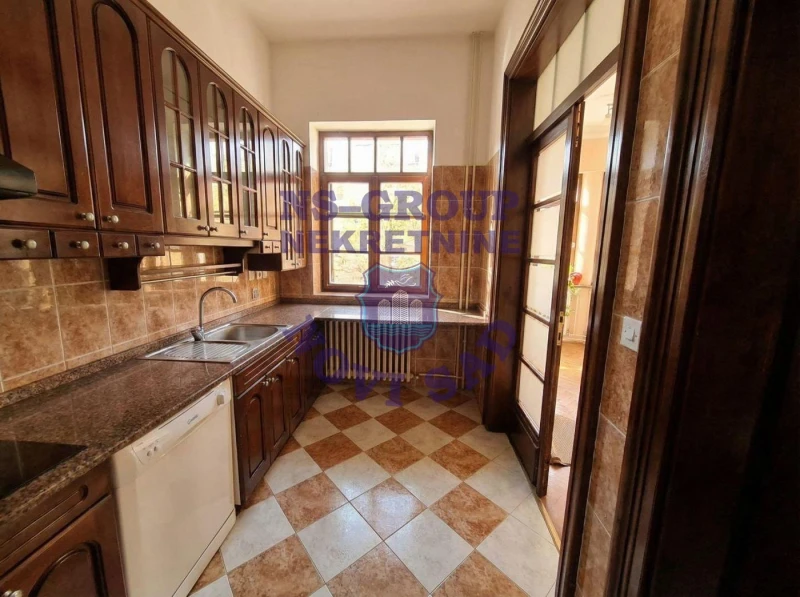 kuca za izdavanje Novi Sad 324m2 16678