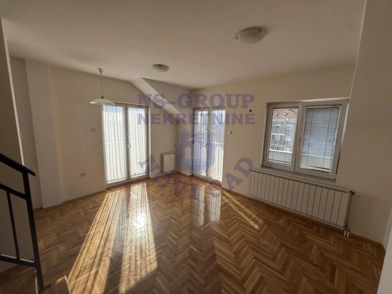 stan na prodaju Novi Sad, 65m2 572865
