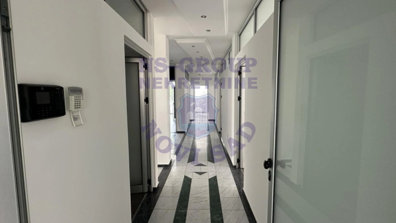 lokal za izdavanje Novi Sad 250m2 16690