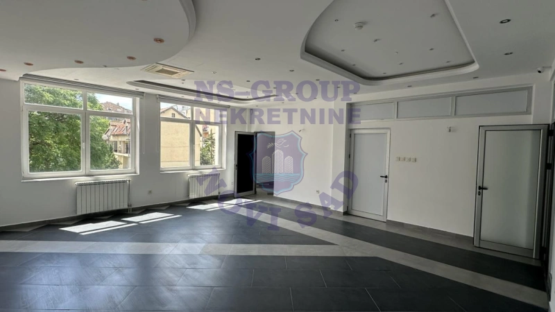 lokal za izdavanje Novi Sad 250m2 16690