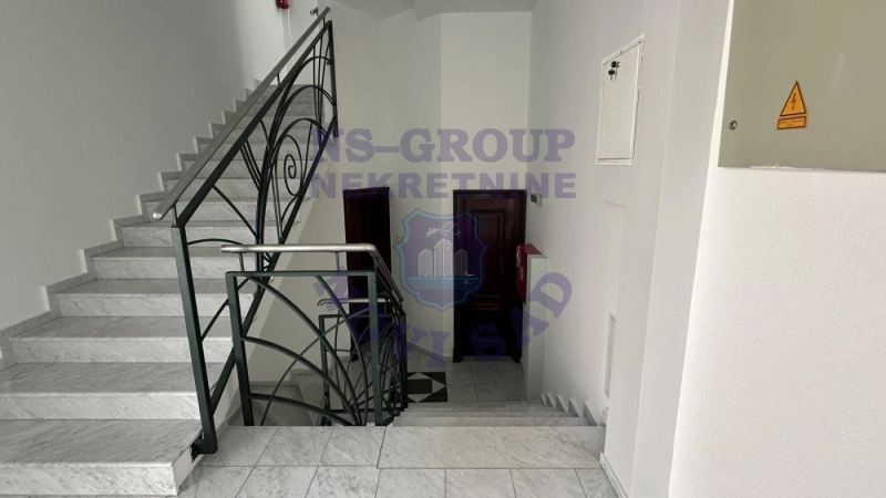 lokal za izdavanje Novi Sad 250m2 16690