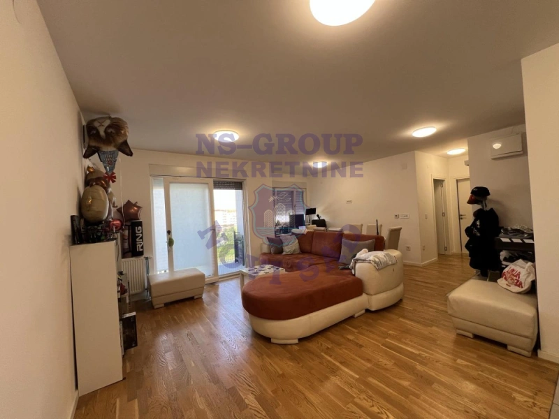 stan na prodaju Novi Sad, 57m2 572941