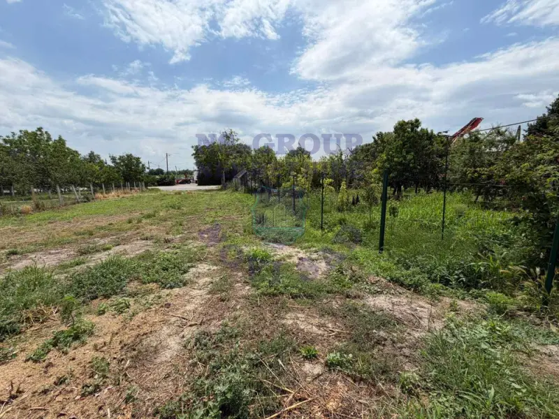 plac na prodaju Kać 684m2 572999