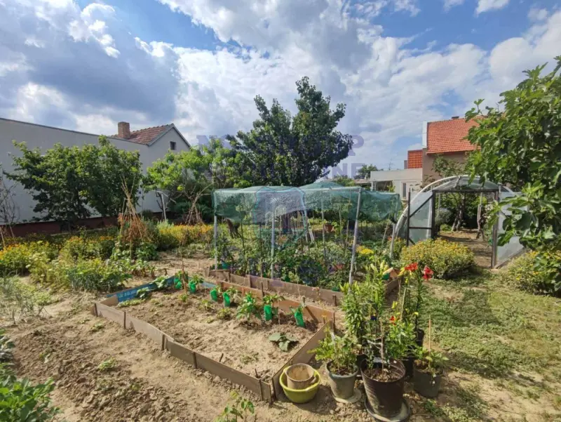kuca na prodaju Begeč 65m2 572991