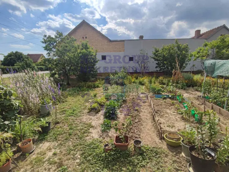 kuca na prodaju Begeč 65m2 572991