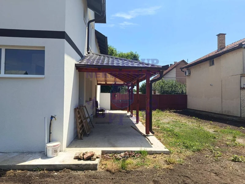 kuca na prodaju Temerin 250m2 573107