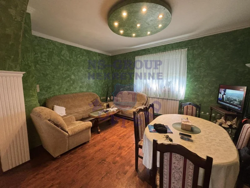 kuca na prodaju Bački Jarak 218m2 573116