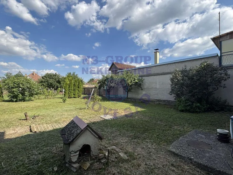 kuca na prodaju Bački Jarak 218m2 573116