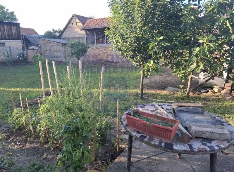 kuca na prodaju Temerin 197m2 573088