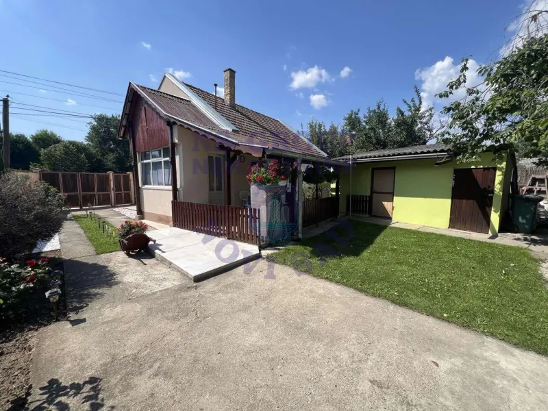 kuca na prodaju Bački Jarak 65m2 573252