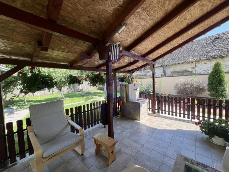 kuca na prodaju Bački Jarak 65m2 573252