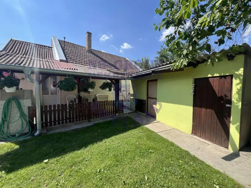 kuca na prodaju Bački Jarak 65m2 573252