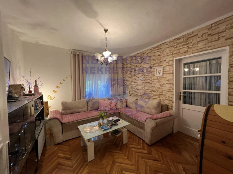 kuca na prodaju Bački Jarak, 65m2 573252
