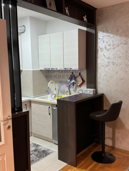 stan na prodaju Novi Sad 80m2 564674