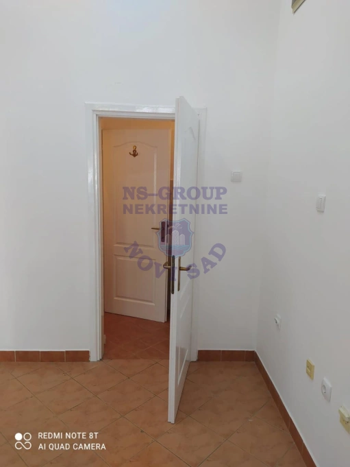 lokal za izdavanje Novi Sad 18m2 16749