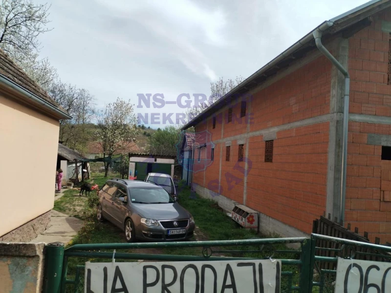 kuca na prodaju Vrdnik 65m2 573036