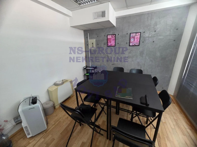 lokal na prodaju Novi Sad, 12m2 573429