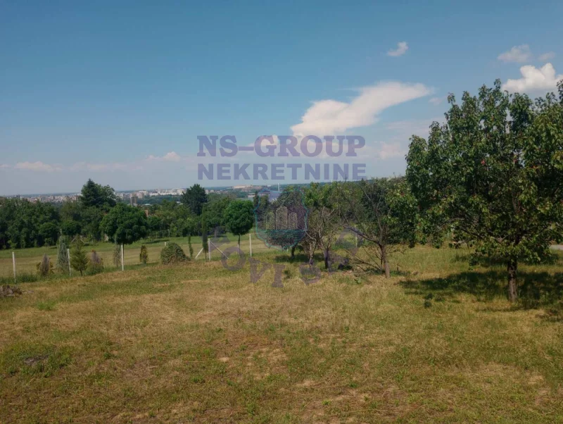 plac na prodaju Sremska Kamenica 550m2 573092
