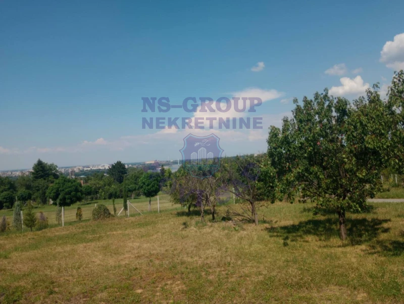 plac na prodaju Sremska Kamenica 550m2 573092