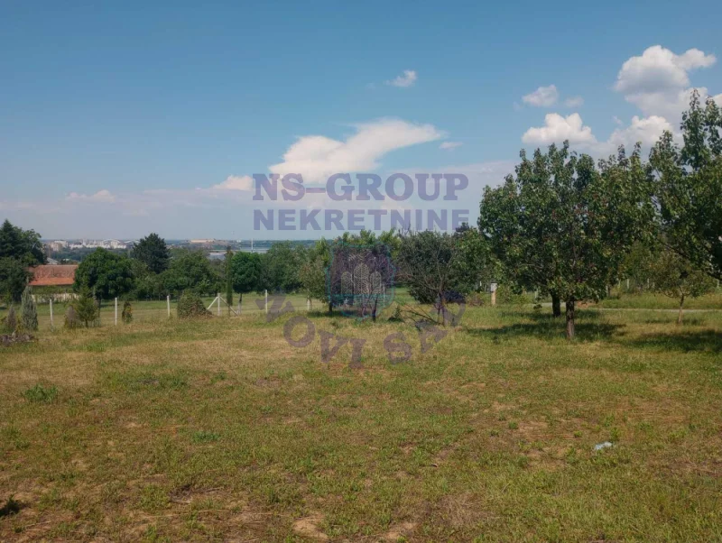plac na prodaju Sremska Kamenica 550m2 573092
