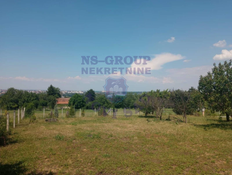 plac na prodaju Sremska Kamenica 550m2 573092