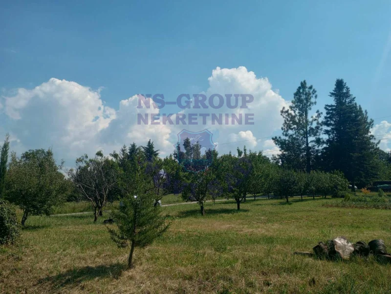 plac na prodaju Sremska Kamenica 550m2 573092