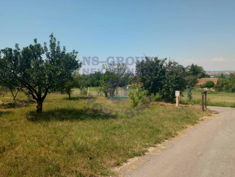 plac na prodaju Sremska Kamenica 550m2 573092