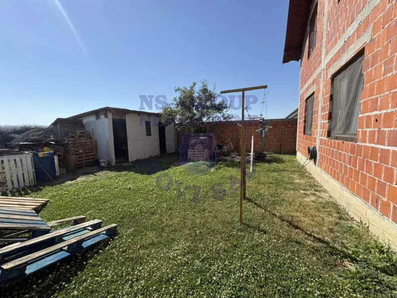 kuca na prodaju Veternik 120m2 573465