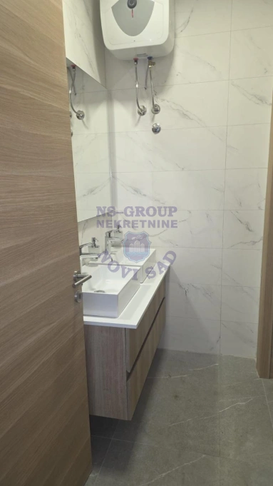 lokal za izdavanje Petrovaradin 600m2 16779