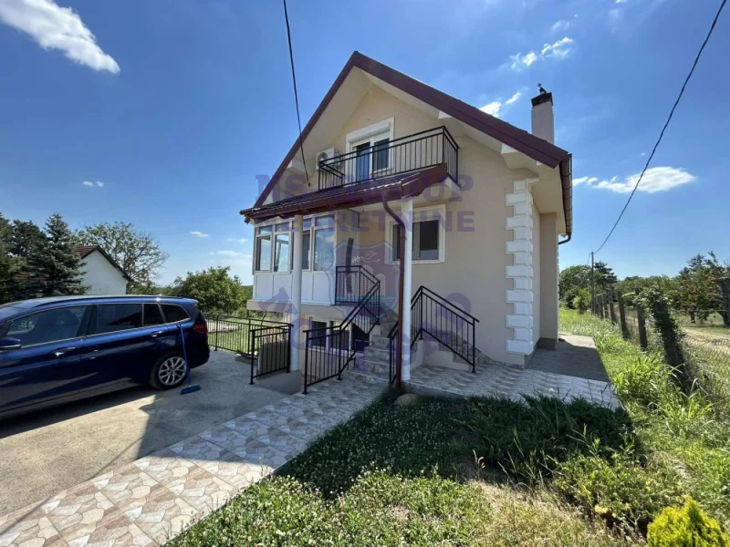 kuca na prodaju Krušedol, 45m2 573559