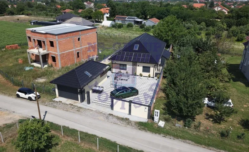 kuca na prodaju Petrovaradin, 165m2 573464