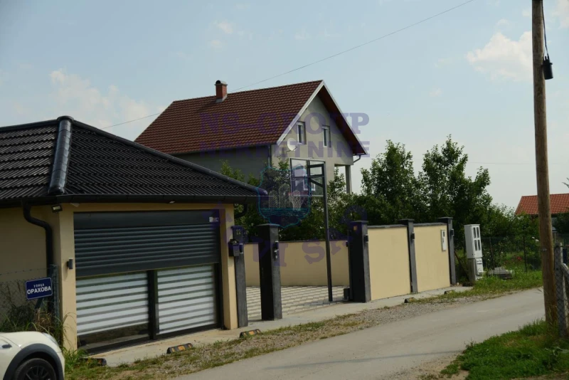 kuca na prodaju Petrovaradin 165m2 573464