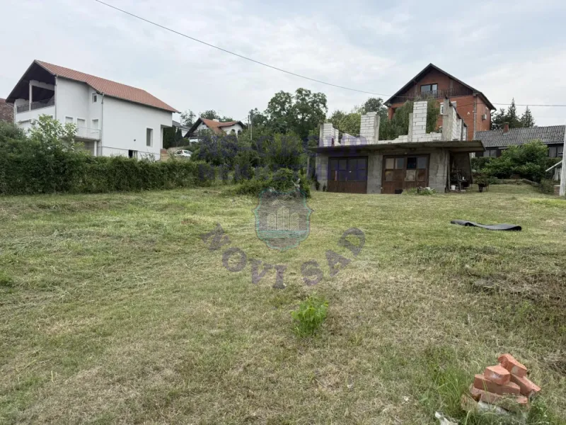 plac na prodaju Sremska Kamenica, 790m2 573907