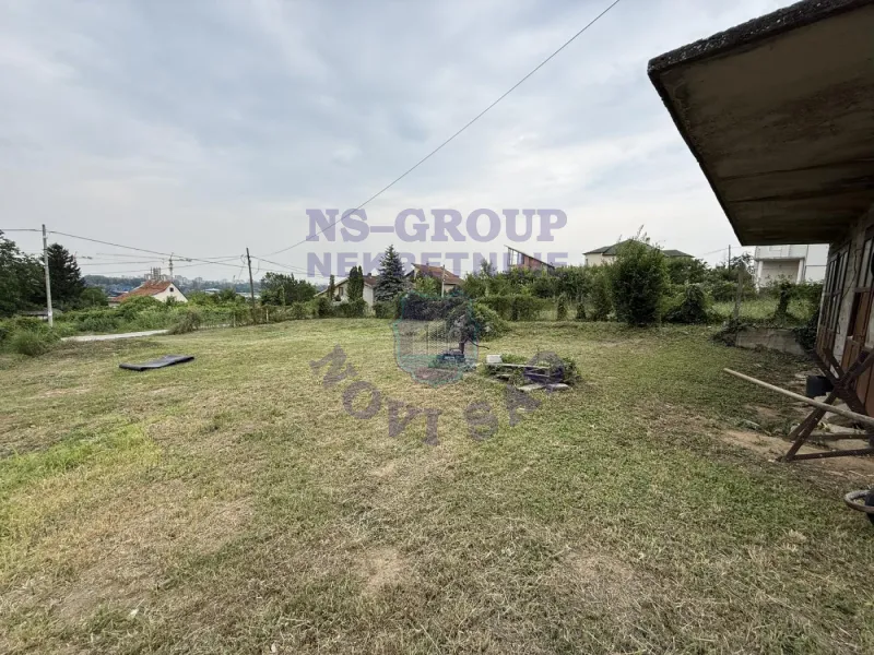 plac na prodaju Sremska Kamenica 790m2 573907