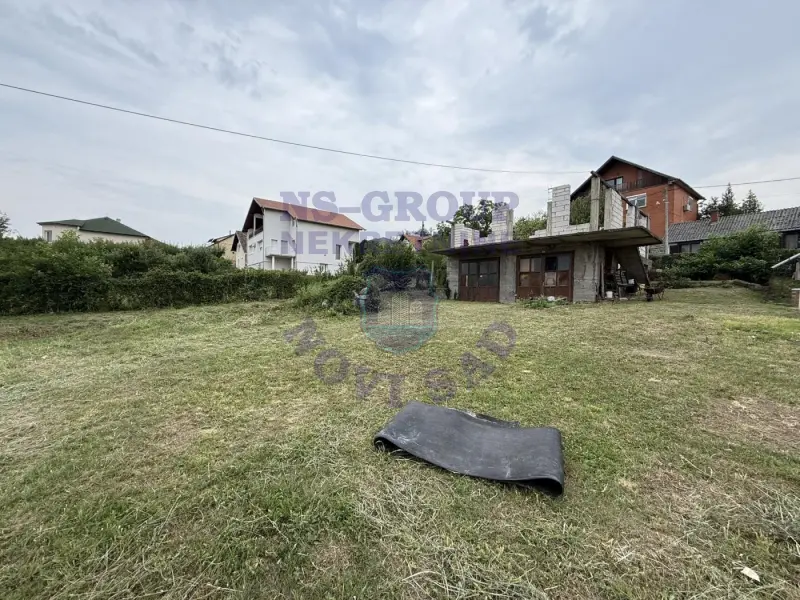 plac na prodaju Sremska Kamenica 790m2 573907