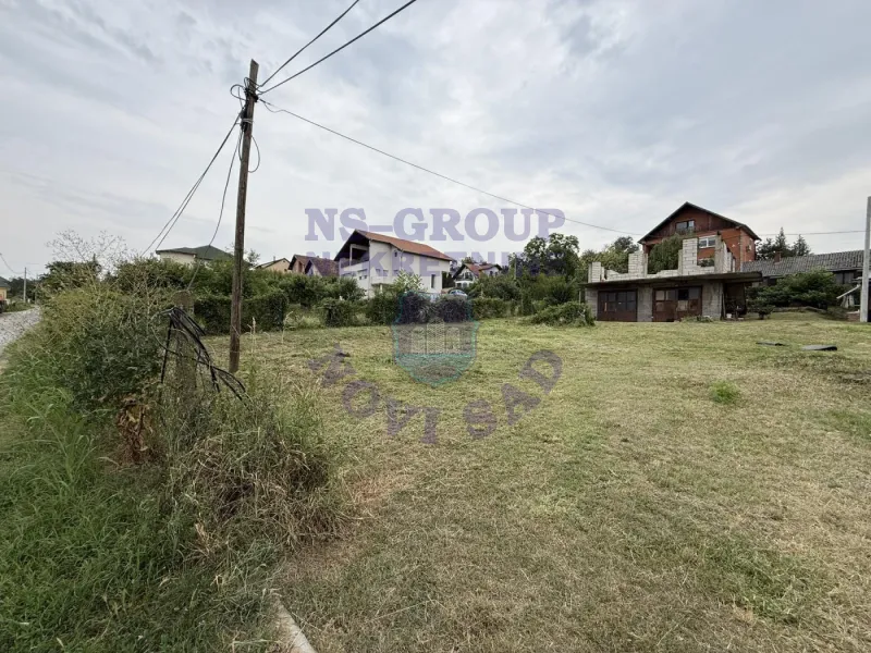 plac na prodaju Sremska Kamenica 790m2 573907