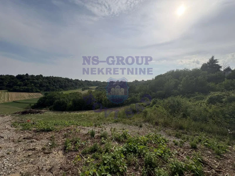 plac na prodaju Čortanovci 1111m2 573905