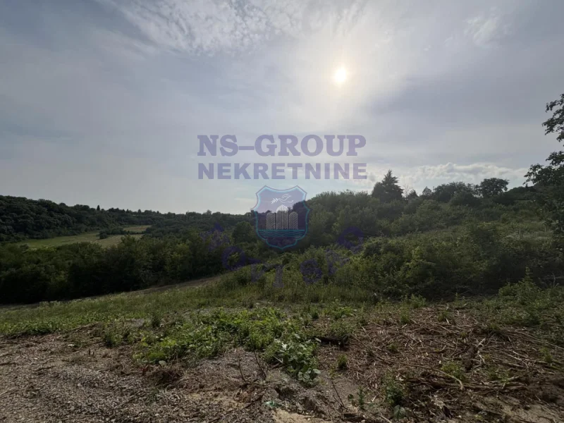 plac na prodaju Čortanovci 1087m2 573906