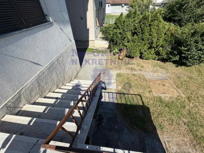 kuca na prodaju Begeč 270m2 296309
