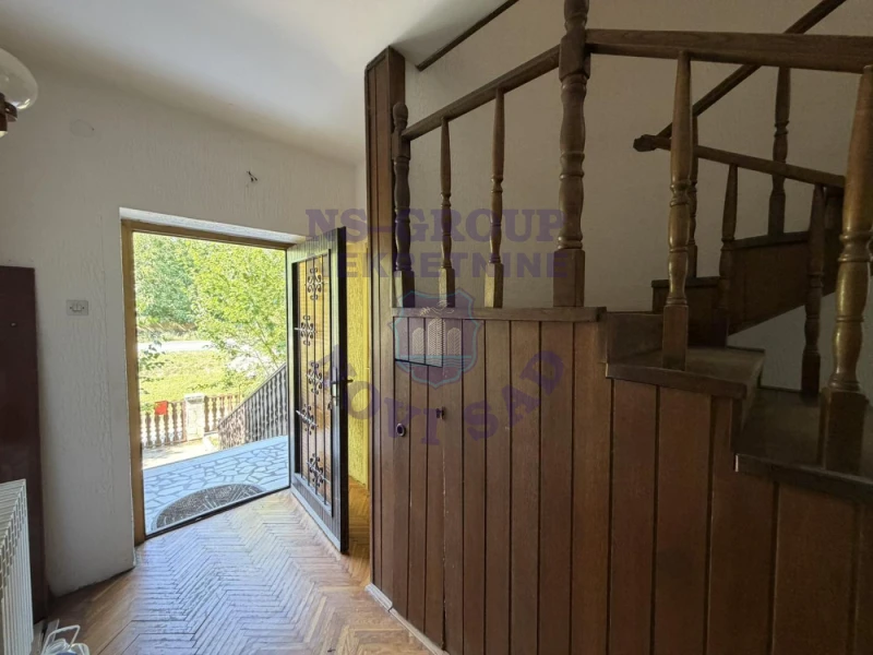 kuca na prodaju Begeč 270m2 296309