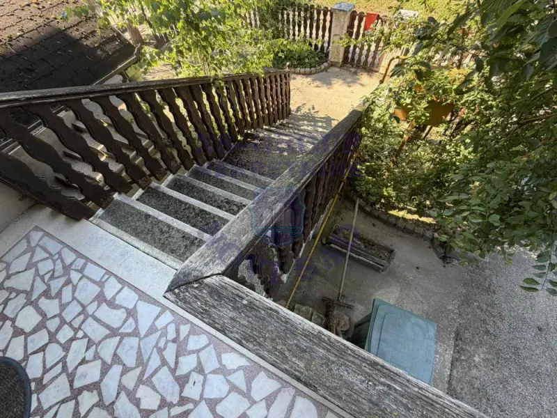 kuca na prodaju Begeč 270m2 296309