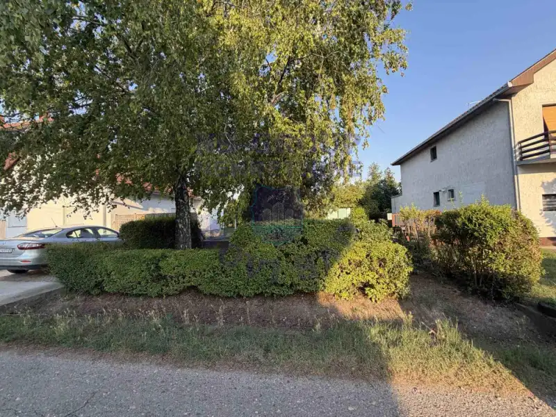 plac na prodaju Bački Jarak 557m2 574041