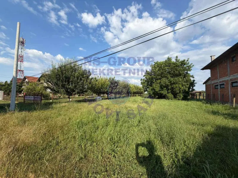 plac na prodaju Bački Jarak 689m2 574039